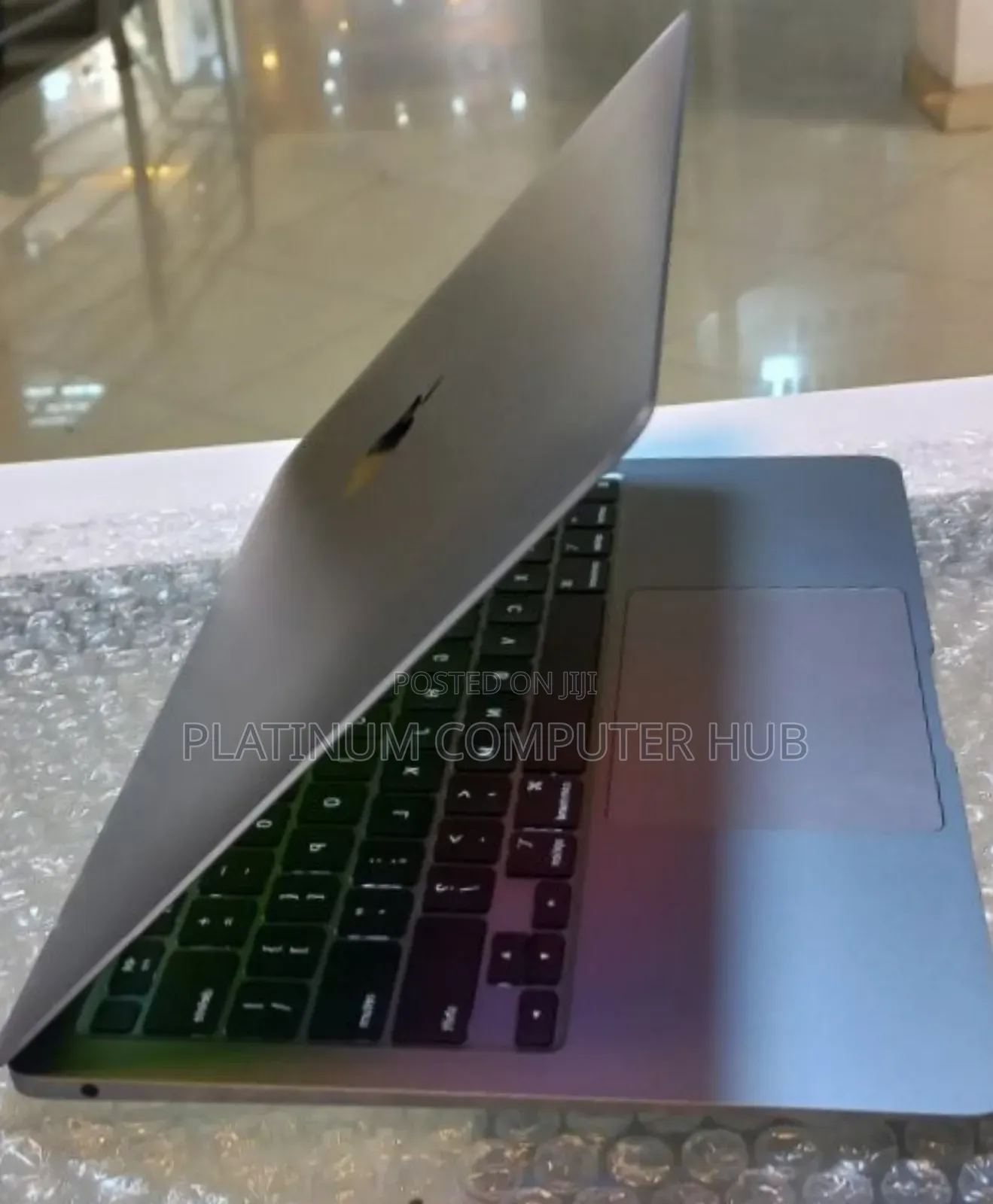 New Laptop Apple MacBook Air 2020 M1 8GB Apple M1 SSD 256GB