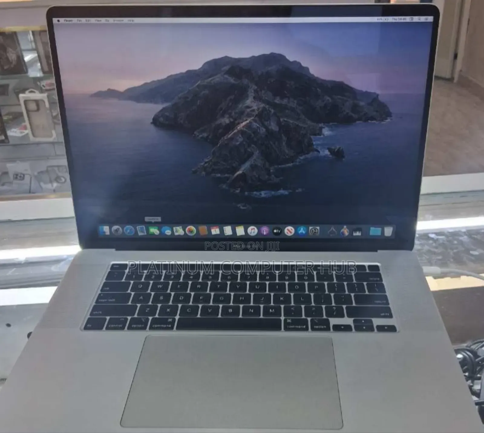 New Laptop Apple MacBook Air 2022 M2 8GB Apple M2 SSD 256GB