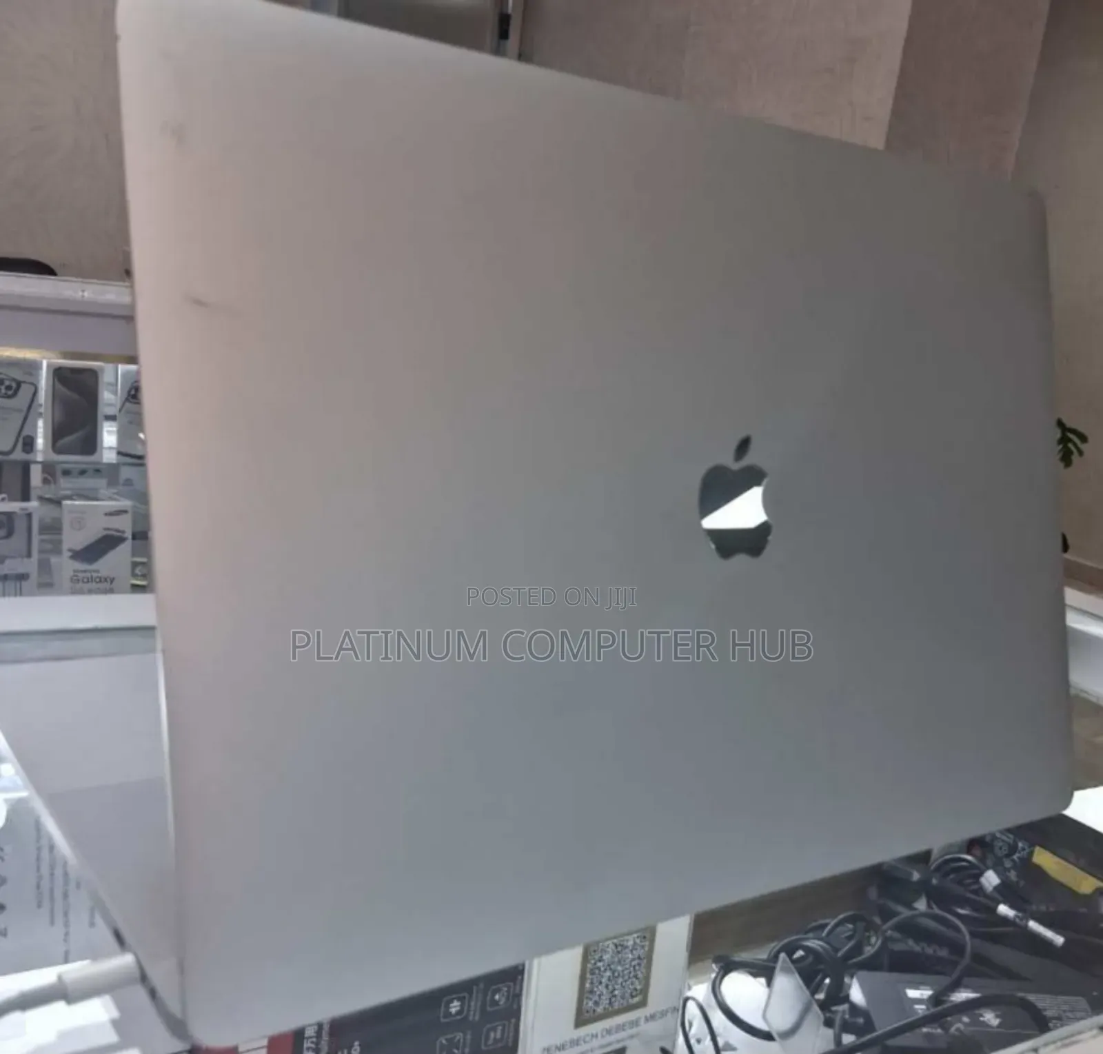 New Laptop Apple MacBook Air 2022 M2 8GB Apple M2 SSD 256GB