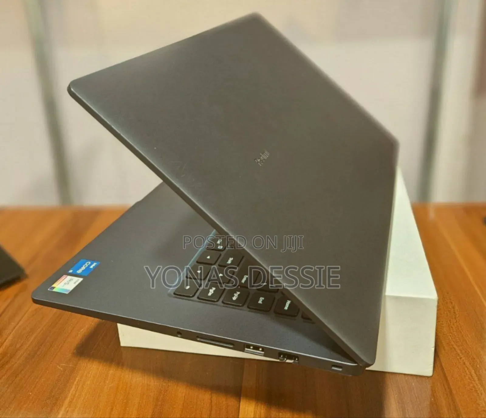 New Laptop 8GB Intel Core I5 SSD 512GB