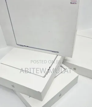 Photo - New Laptop Apple MacBook Air 2025 M4 13-inch 16GB Apple M4 SSD 256GB