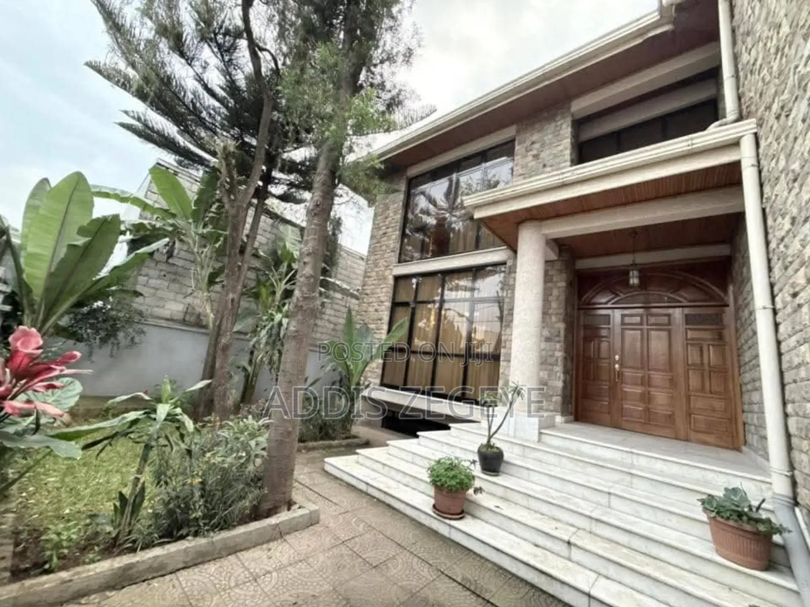 5bdrm House in Private, Bole for rent