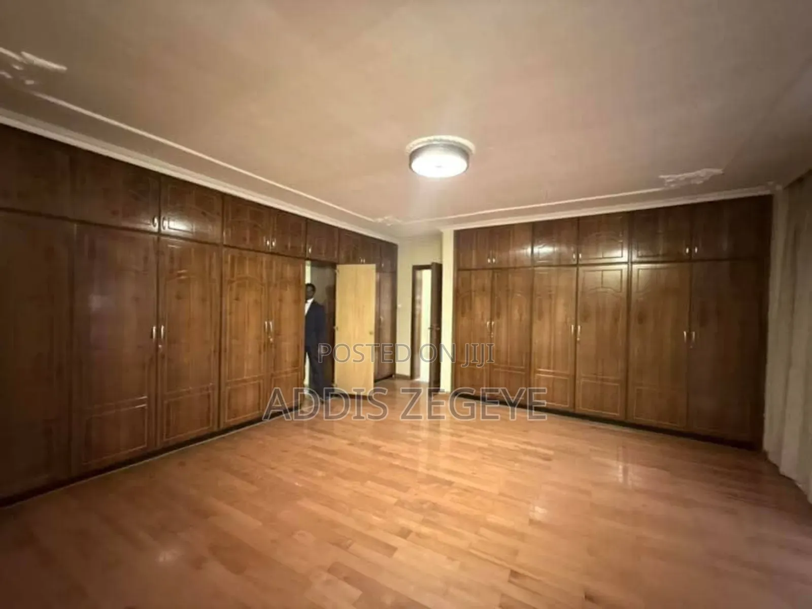 5bdrm House in Private, Bole for rent