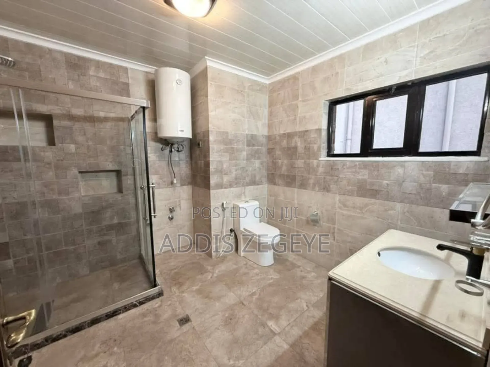 5bdrm House in Private, Bole for rent