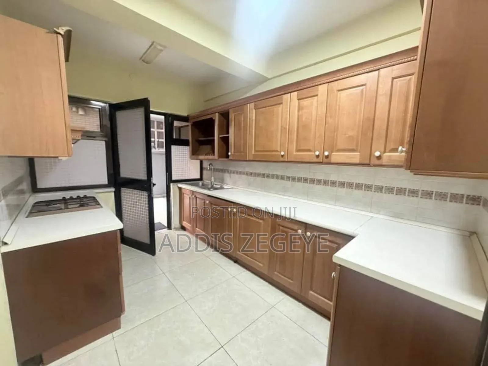 5bdrm House in Private, Bole for rent