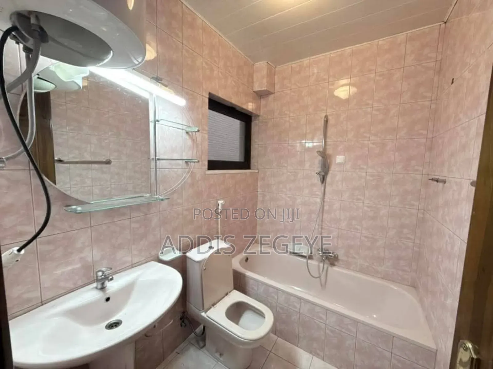 5bdrm House in Private, Bole for rent