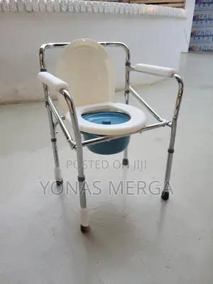 Photo - Toilet Chair𤳙₽Pot=Poty Chair∝岕classic Commode Chair Without Wheel