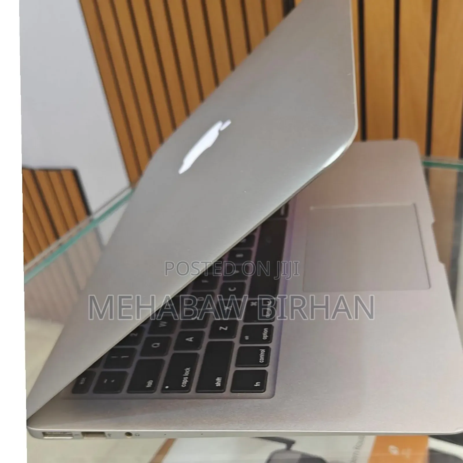 New Laptop Apple MacBook Air 2017 8GB Intel Core I5 SSD 256GB