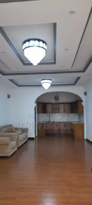 8bdrm House in Bole for sale