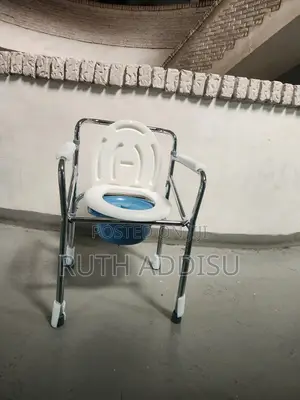 Photo - Brand New Stainless Commode Chair宛若commode Chair飯碗poty Chair麻醉poty