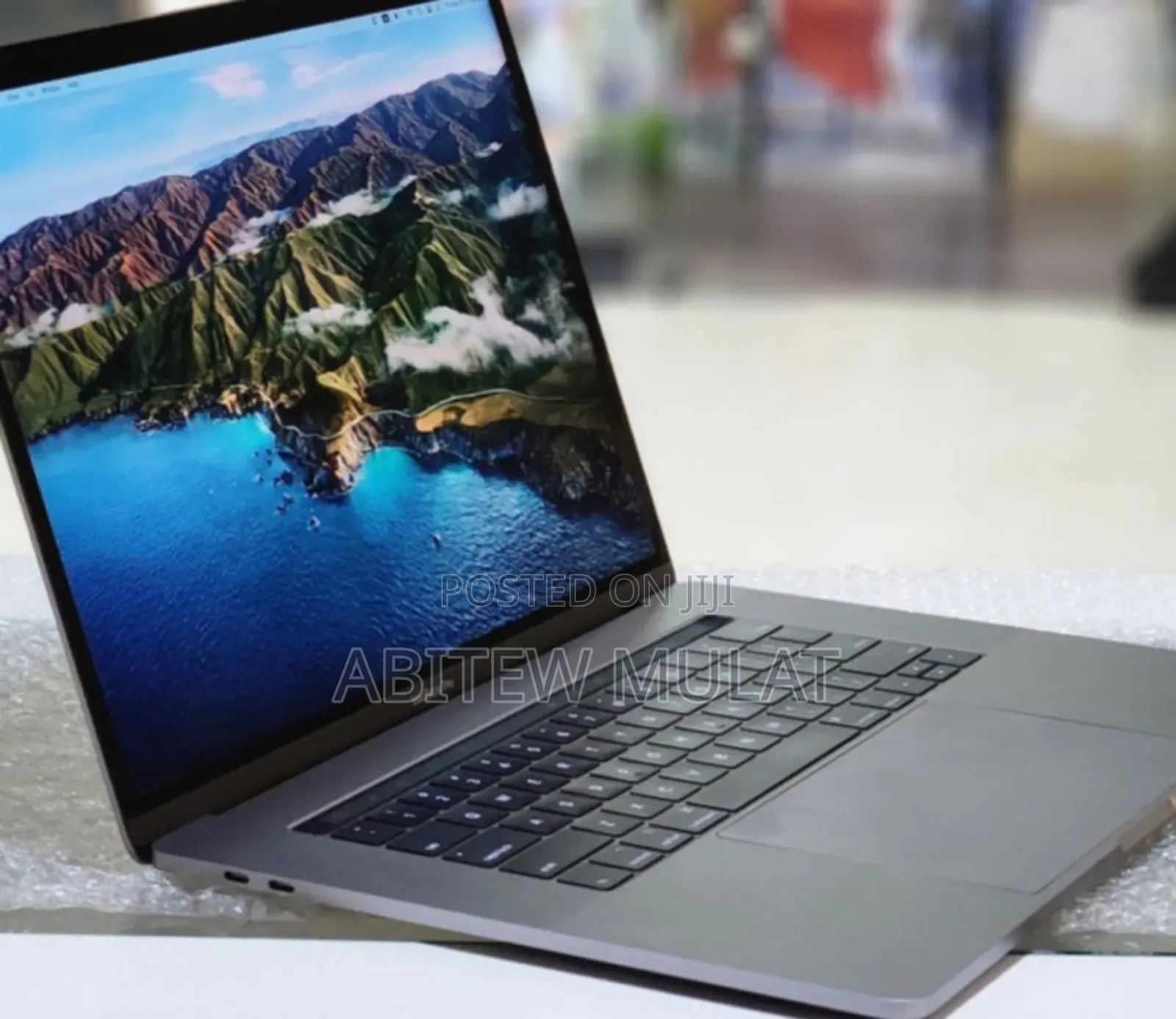 New Laptop Apple MacBook Pro 2017 16GB Intel Core I7 SSD 512GB