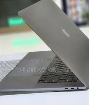 New Laptop Apple MacBook Pro 2017 16GB Intel Core I7 SSD 512GB