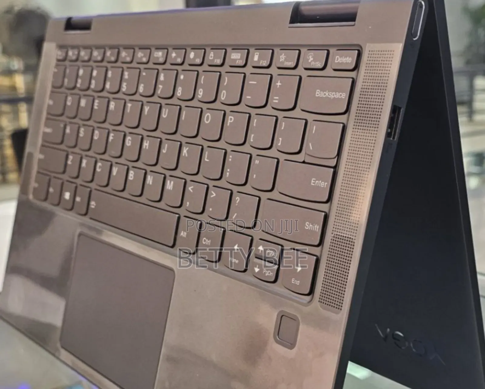 New Laptop Lenovo Yoga 700 8GB Intel Core I5 SSD 512GB