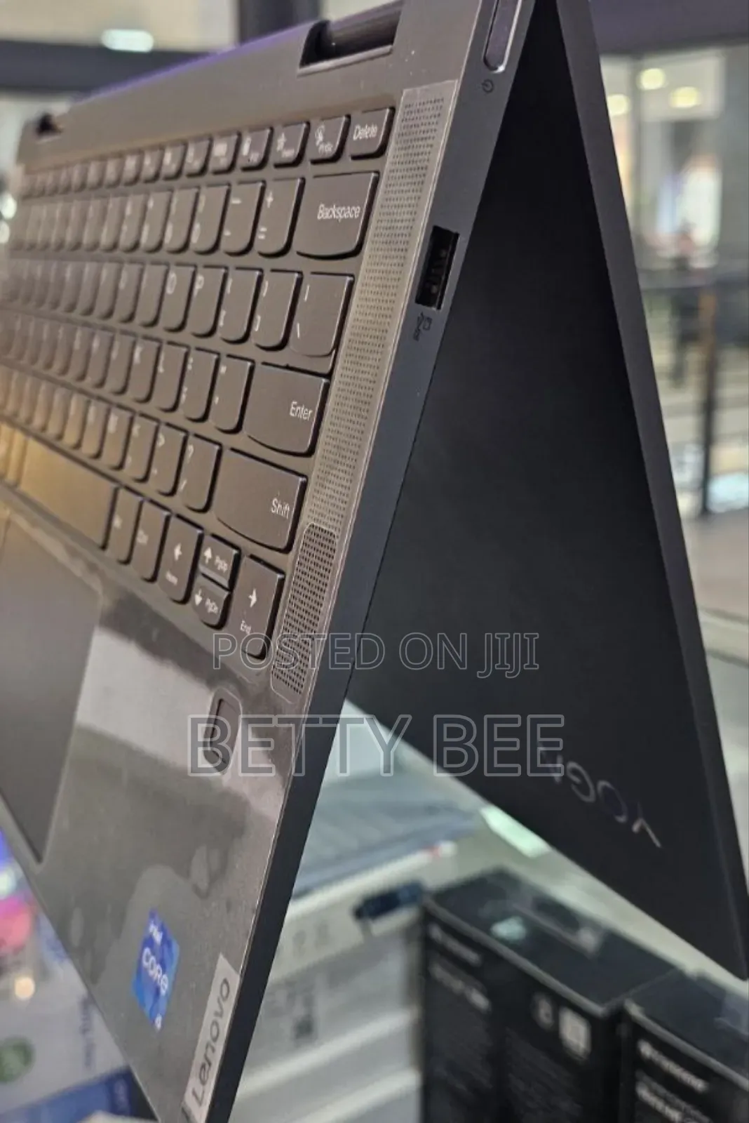 New Laptop Lenovo Yoga 700 8GB Intel Core I5 SSD 512GB