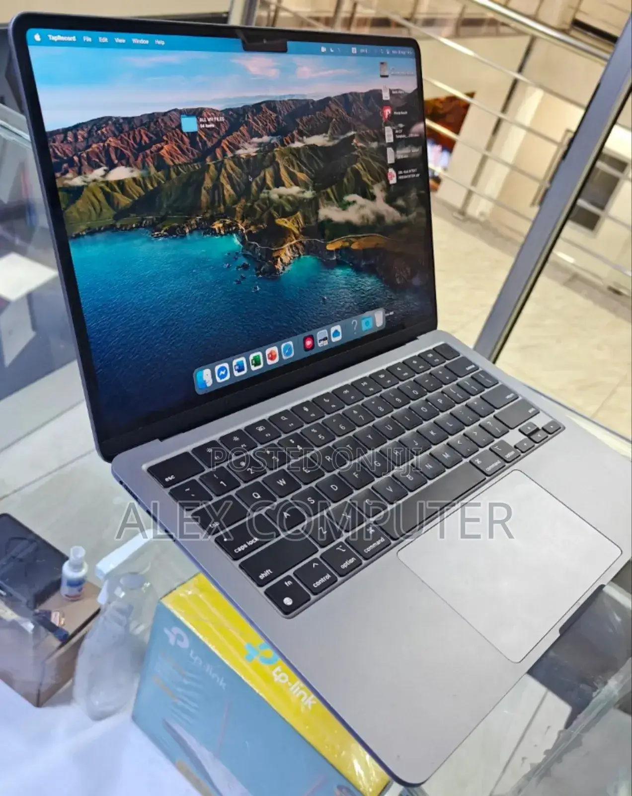 New Laptop Apple MacBook Air 2022 M2 8GB Apple M2 SSD 512GB