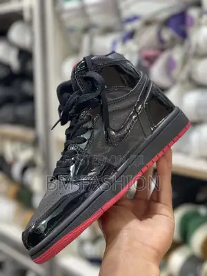 Air Jordan 1 Black Womenswear Size 36-39 Trendy