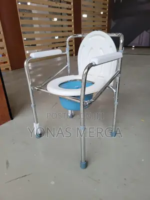 Photo - Multifunction:Toilet+Pot Chair朔≢Commode Chair₺皮bedside Chair屨عcommodo