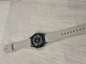 Photo - Galaxy Smart Watch 4 and 3