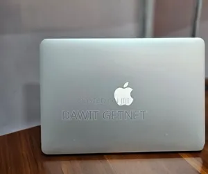 New Laptop Apple MacBook Pro M1 8GB Intel Core I5 SSD 256GB