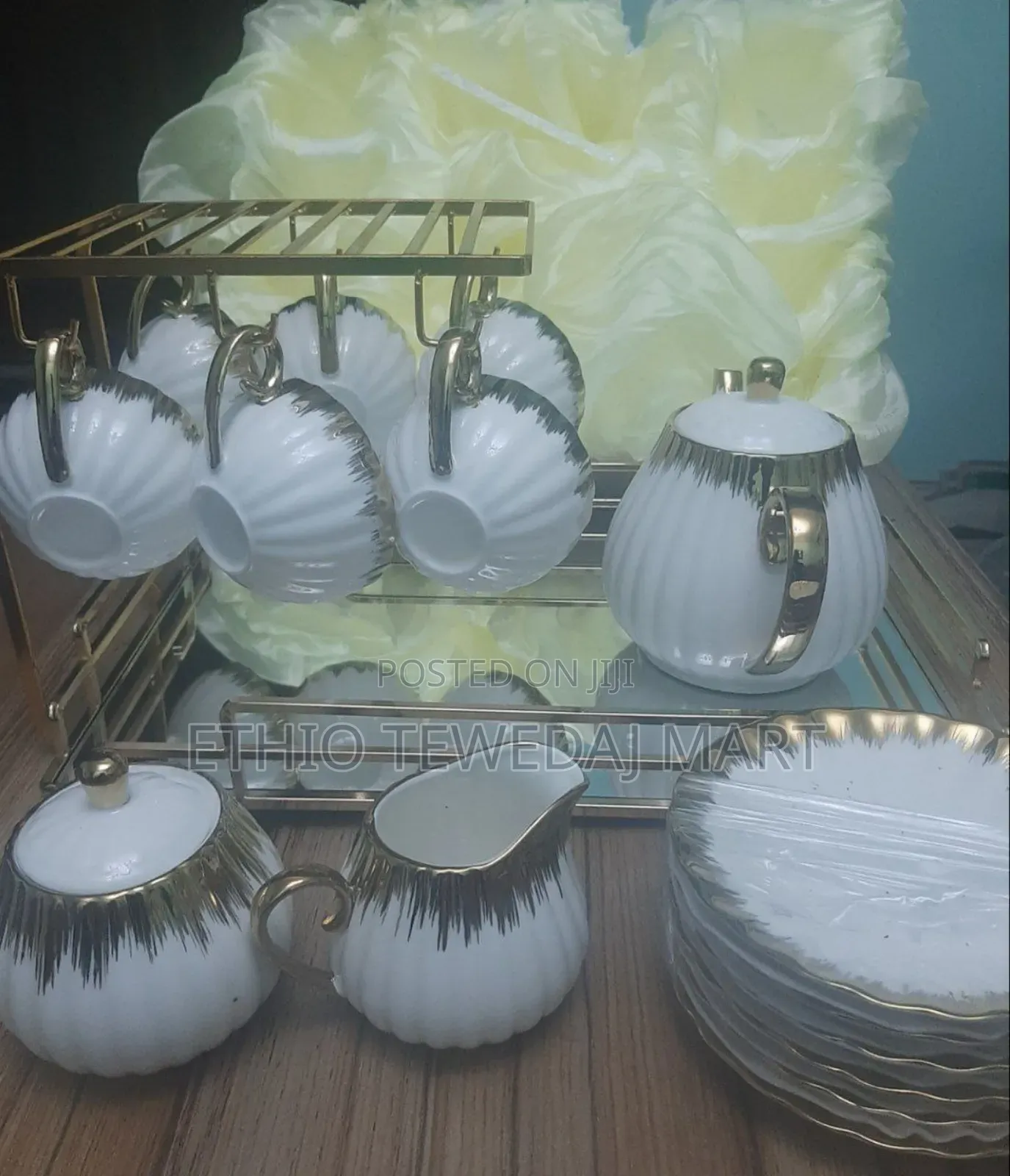 Luxury Ceramic Tea Set With a Premium Finish,For Serving Tea or Coffee