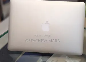 New Laptop Apple MacBook Pro 2017 8GB Intel Core I5 SSD 256GB