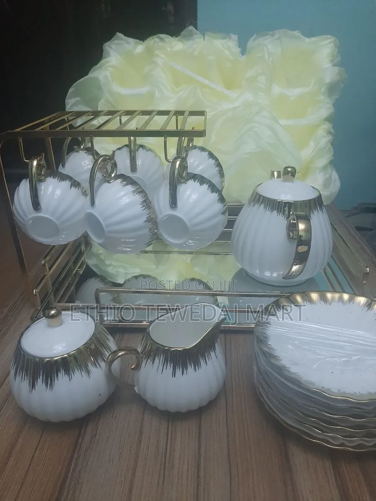 Luxury Ceramic Tea Set With a Premium Finish,For Serving Tea or Coffee