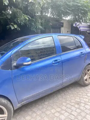 Toyota Yaris 2010 Blue