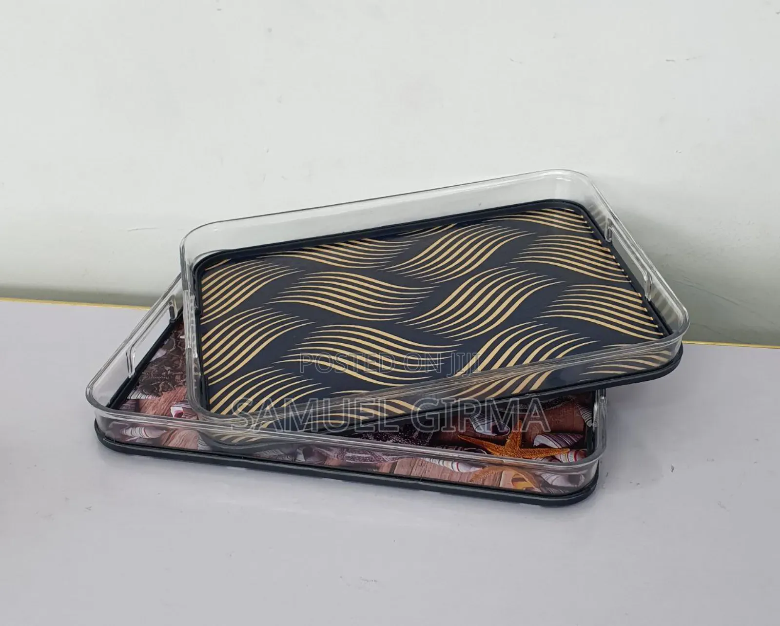 4 ማዕዘን አክለሪክ እና ፕላስቲክ ሰርቪስ