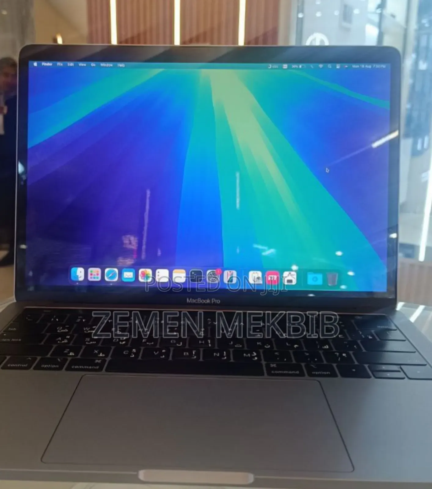New Laptop Apple MacBook 8GB Intel Core I5 SSD 256GB