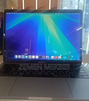 New Laptop Apple MacBook 8GB Intel Core I5 SSD 256GB