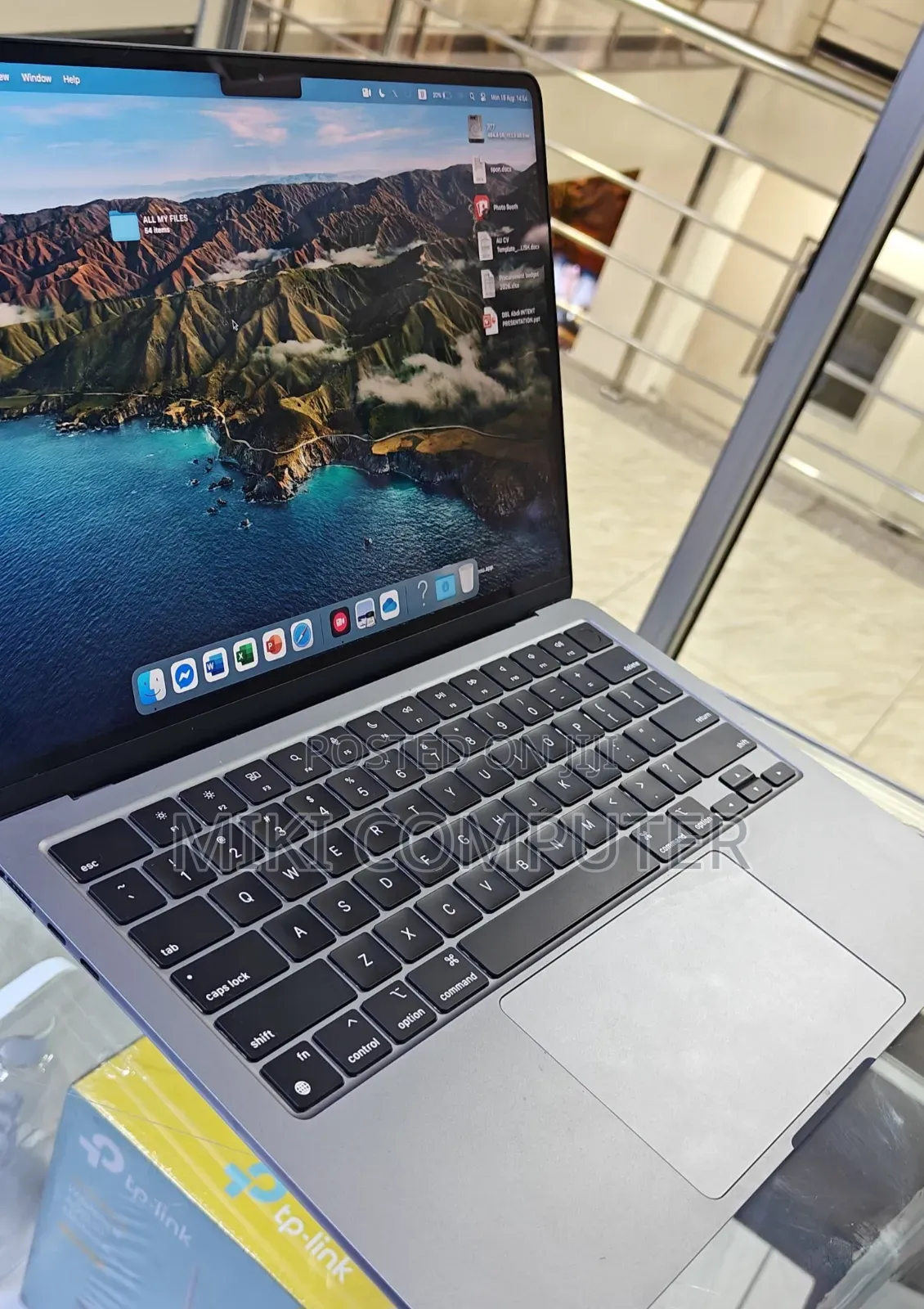 New Laptop Apple MacBook Air 2022 M2 8GB Intel SSD 512GB