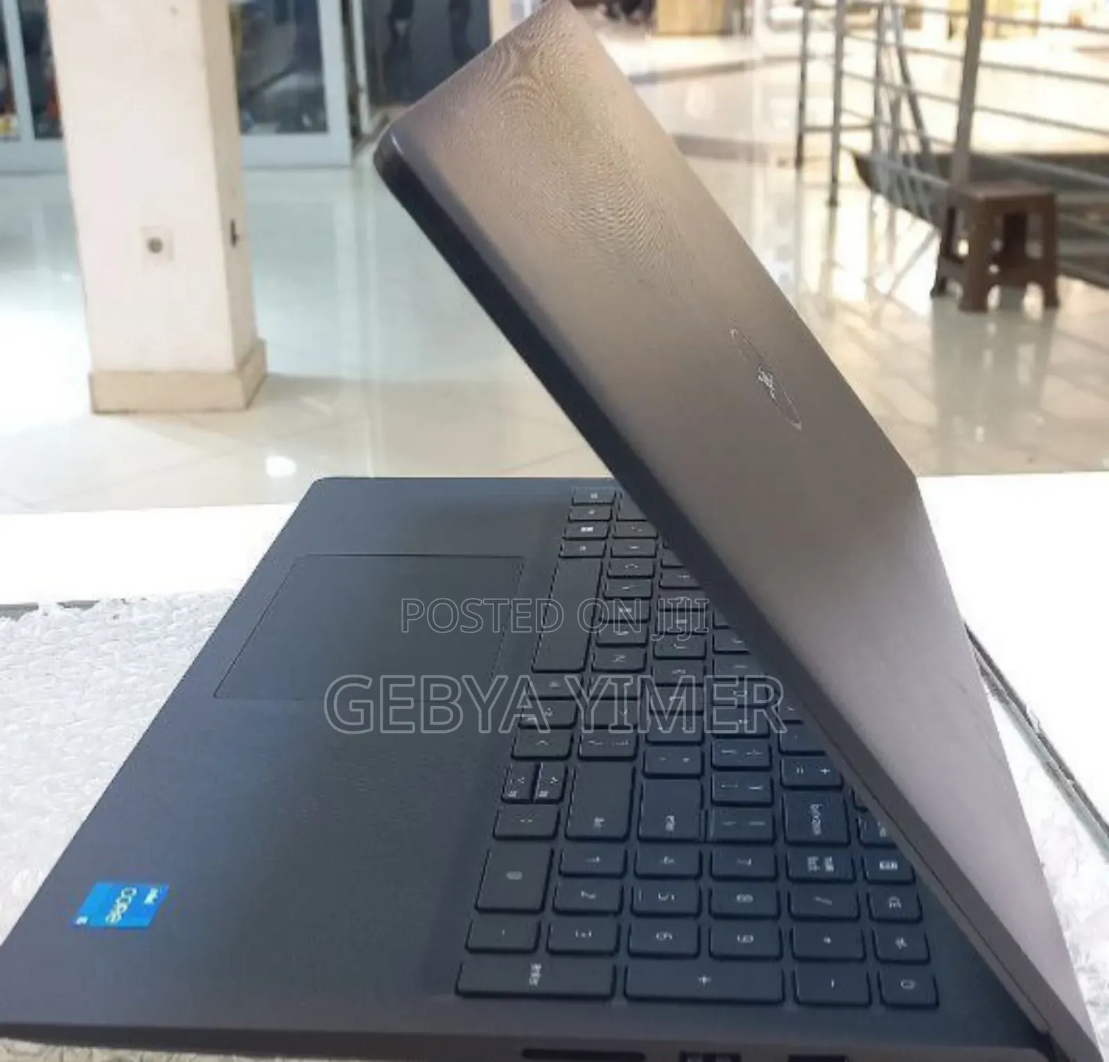 New Laptop Dell Latitude 3520 8GB Intel Core I5 SSD 1T