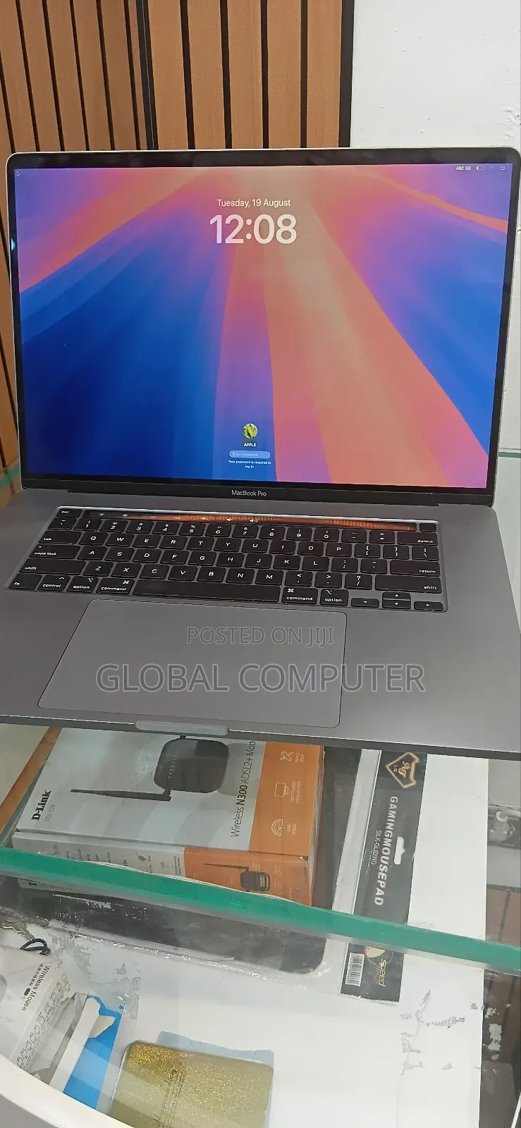 New Laptop Apple MacBook Pro M1 32GB Apple M1 Pro SSD 512GB