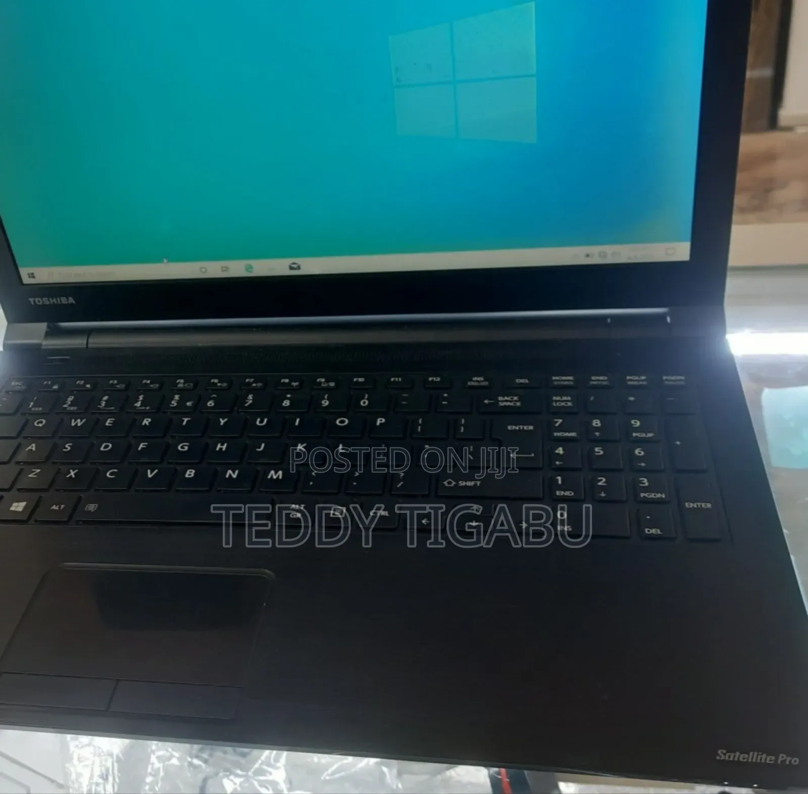New Laptop Toshiba 4GB Intel Core I5 HDD 1T