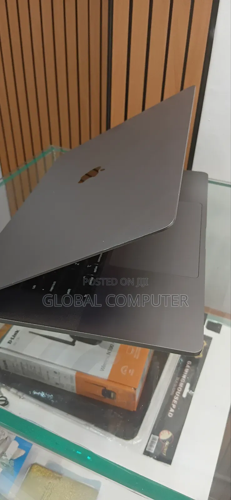 New Laptop Apple MacBook Pro M1 32GB Apple M1 Pro SSD 512GB