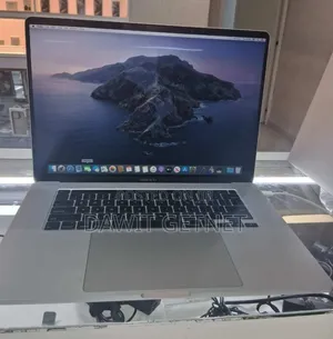 New Laptop Apple MacBook Pro 2019 16GB Intel Core I7 SSD 512GB