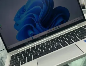 New Laptop HP EliteBook 830 G8 16GB Intel Core I7 SSD 512GB