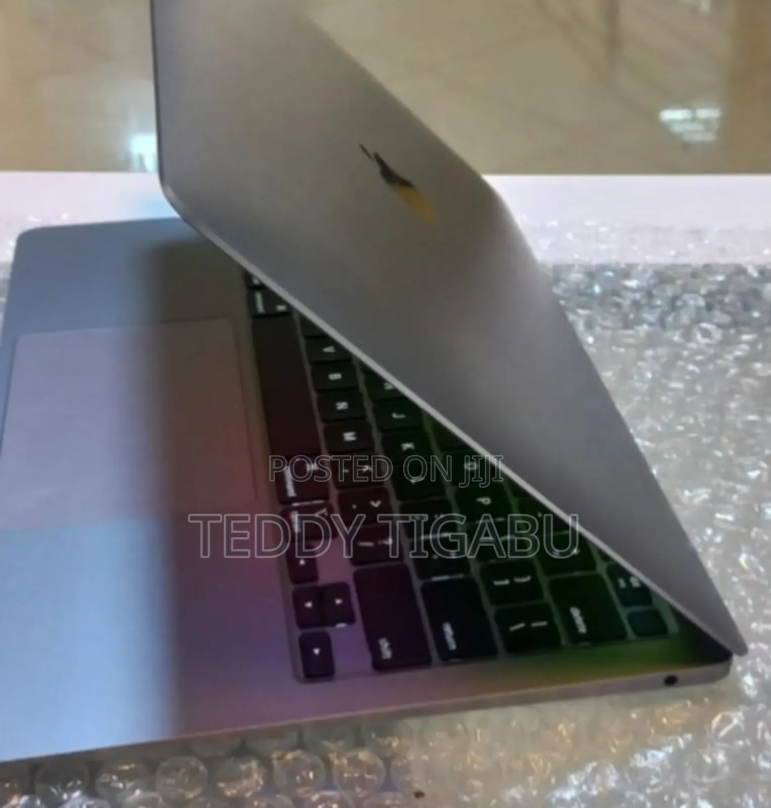 New Laptop Apple MacBook Air 2020 M1 8GB Apple M1 SSD 256GB