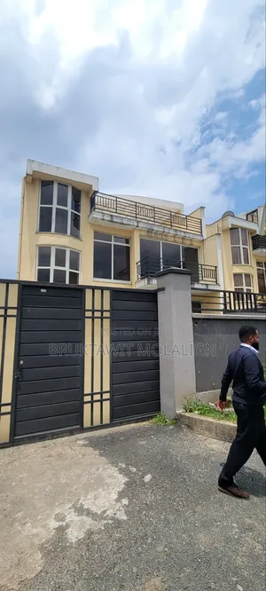 3bdrm Apartment in Yeka for sale