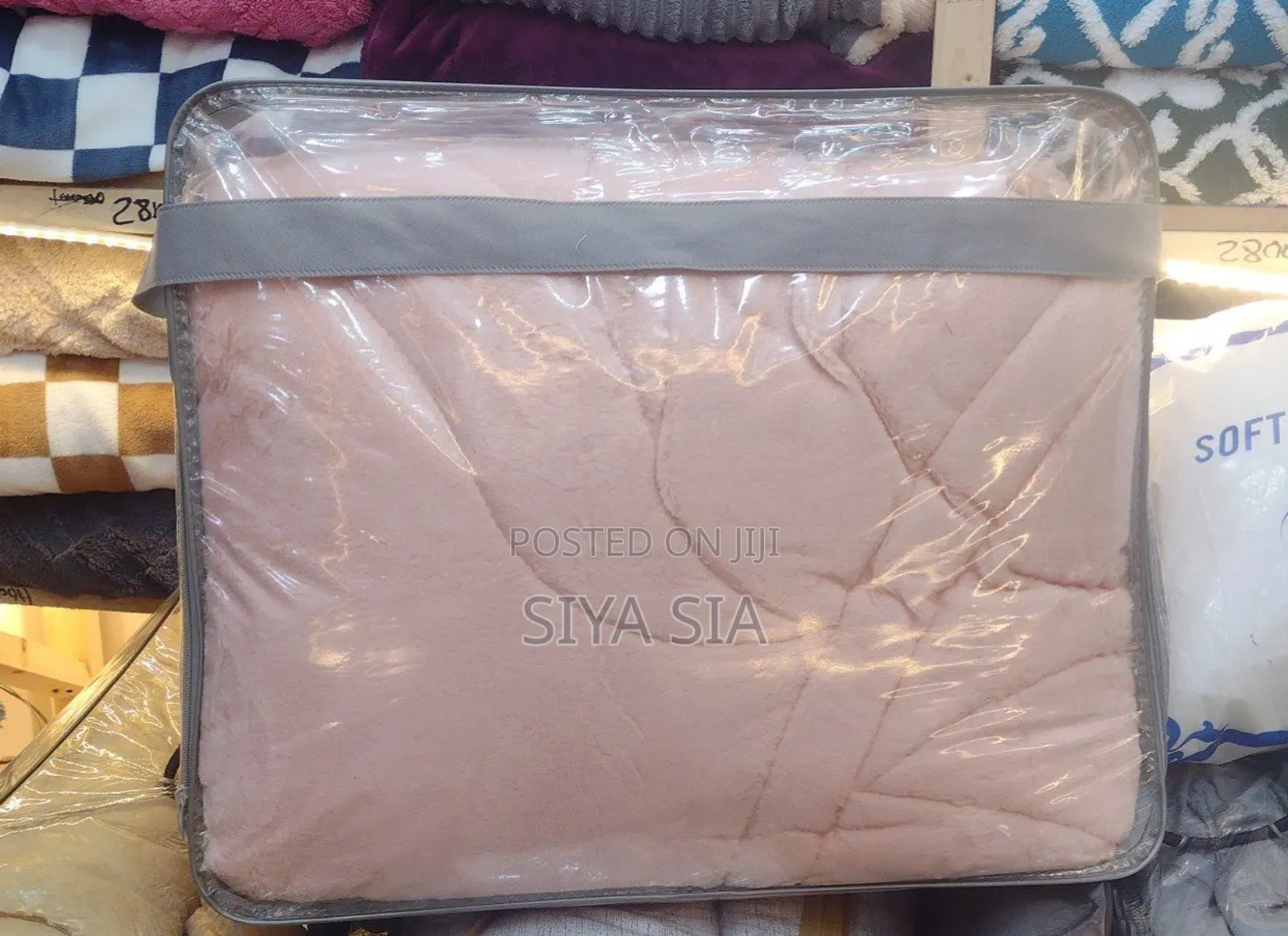 ኮምፎርት እና የአልጋ ልብስ