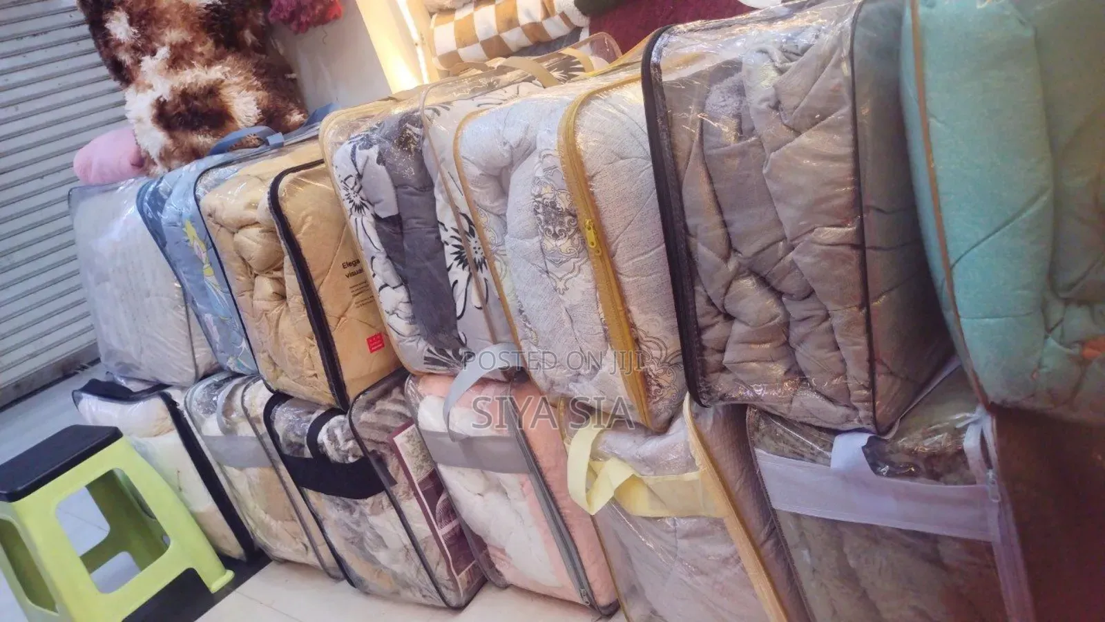 ኮምፎርት እና የአልጋ ልብስ