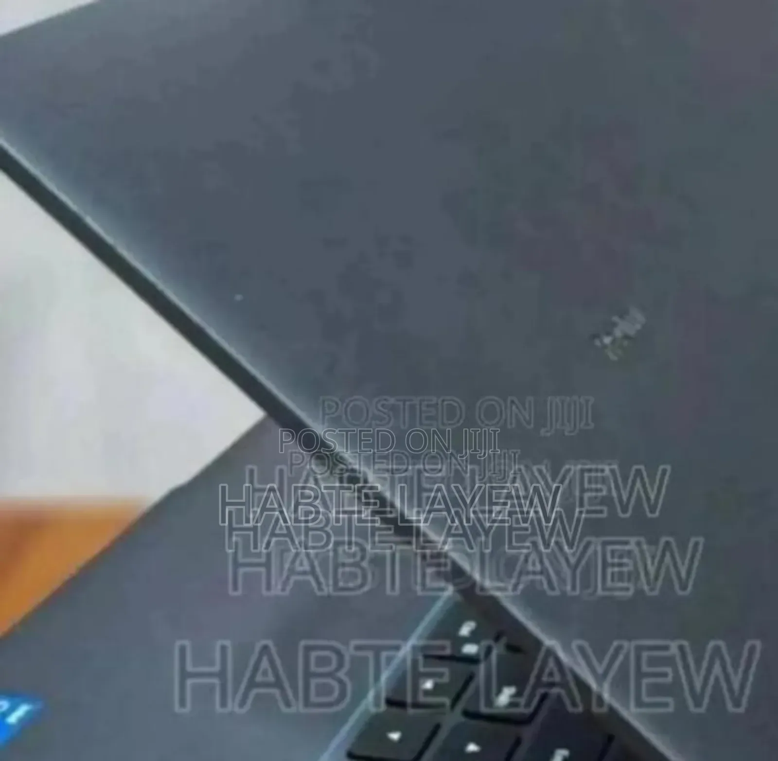 New Laptop Apple MacBook 8GB Intel Core i5 SSD 256GB