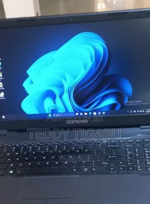 New Laptop MSI 16GB Intel Core I5 SSD 500GB