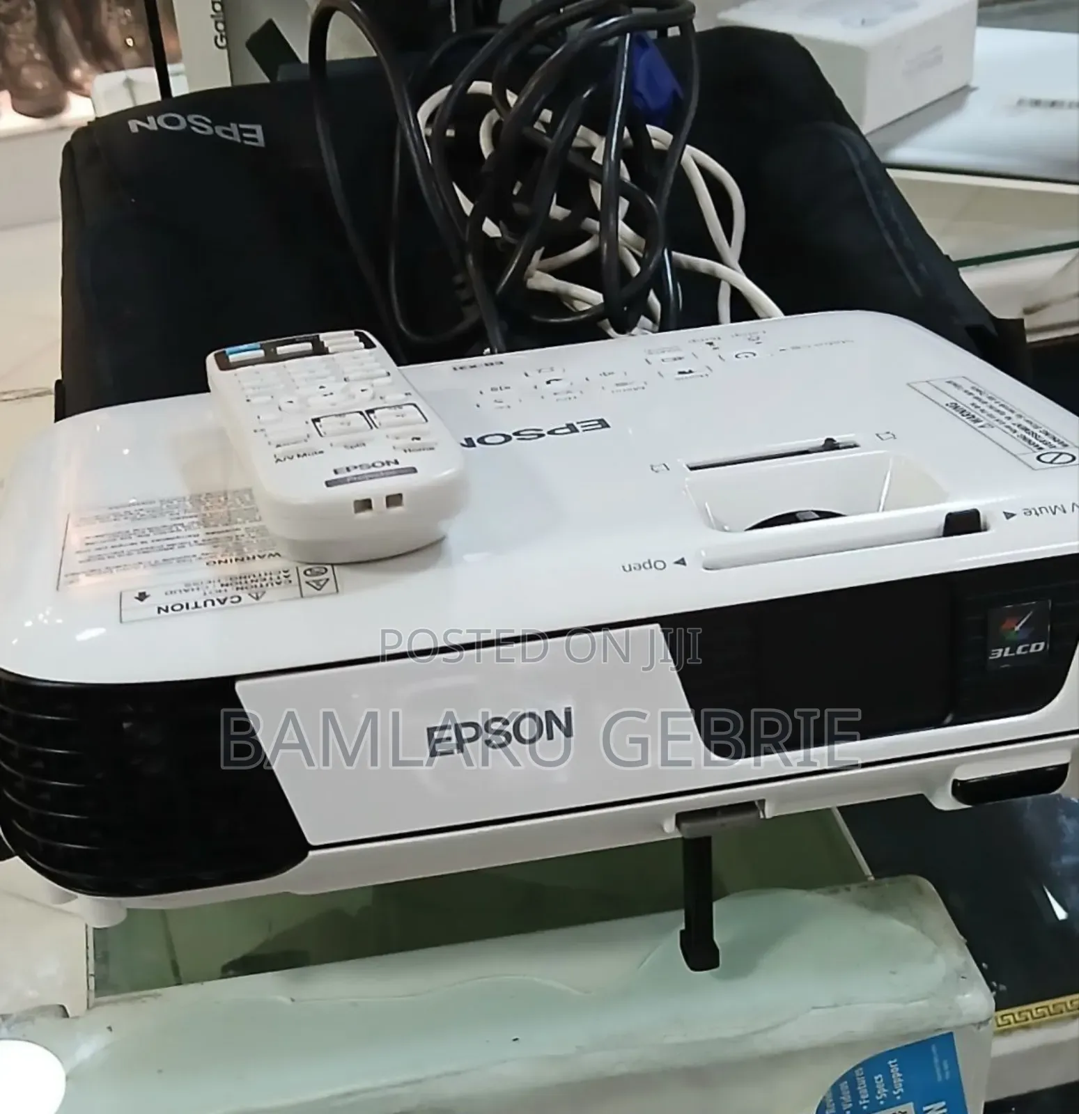 Epson Projector
With Remote 
Model Name: Eb-X31