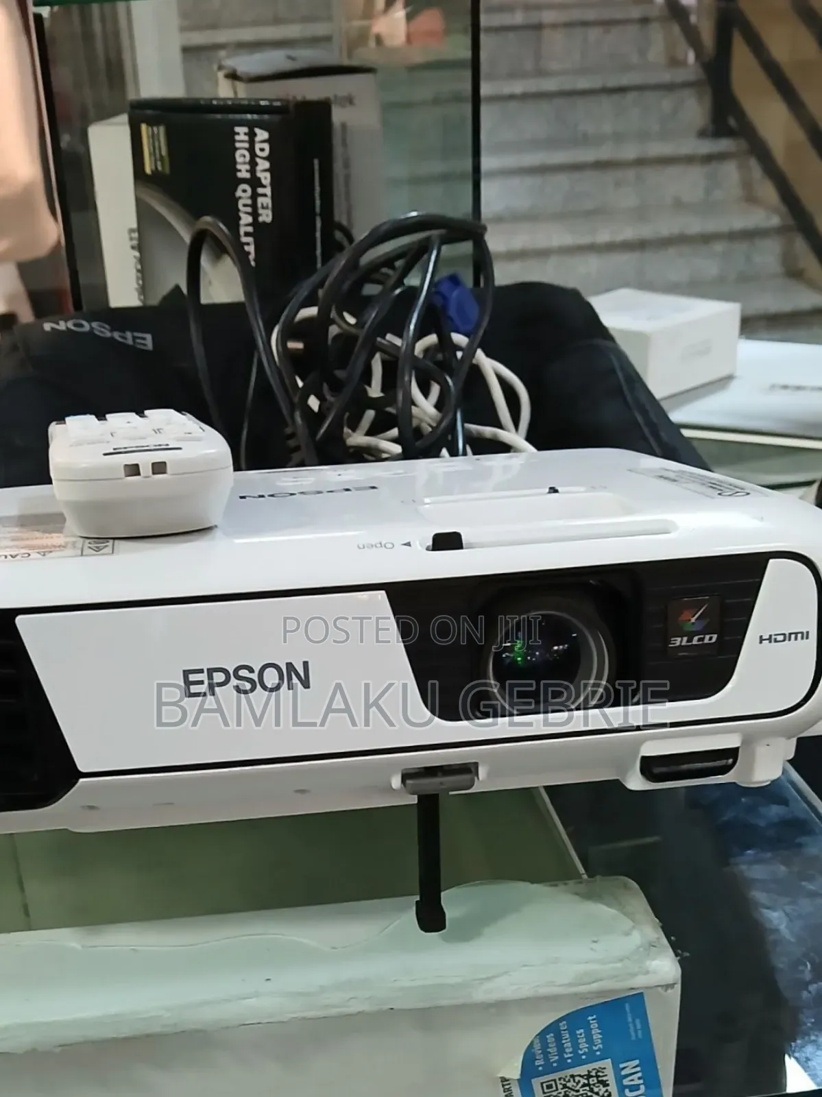 Epson Projector
With Remote 
Model Name: Eb-X31