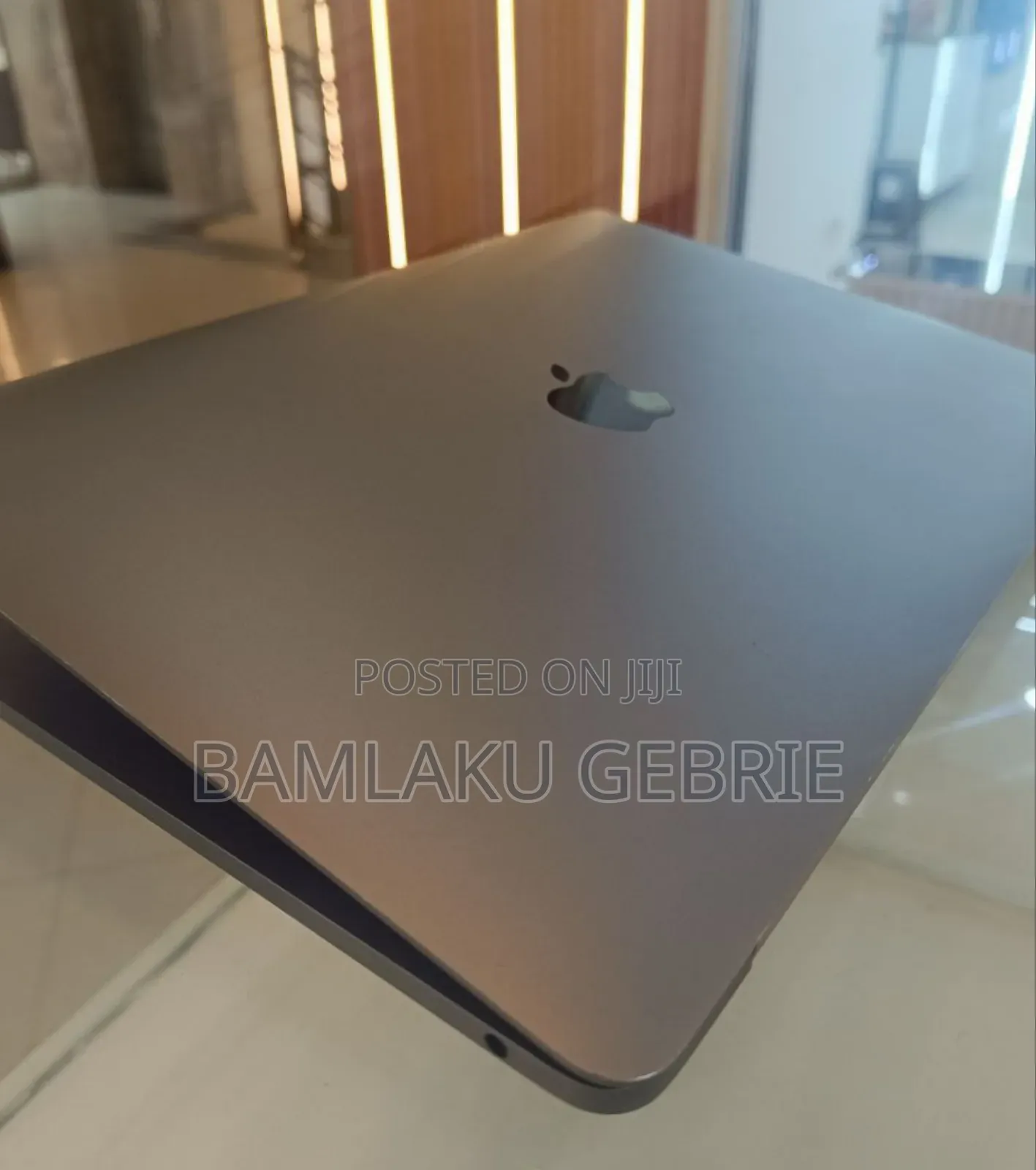 New Laptop Apple MacBook Pro 2019 8GB Intel Core I5 SSD 256GB