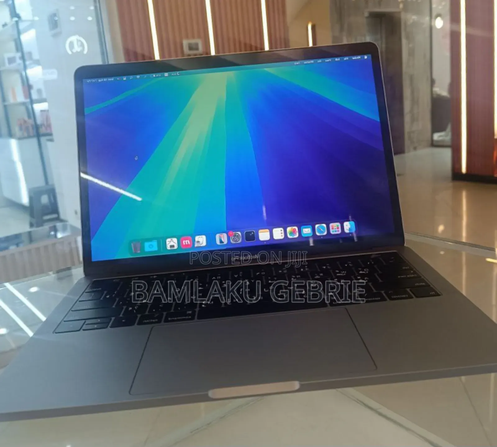 New Laptop Apple MacBook Pro 2019 8GB Intel Core I5 SSD 256GB