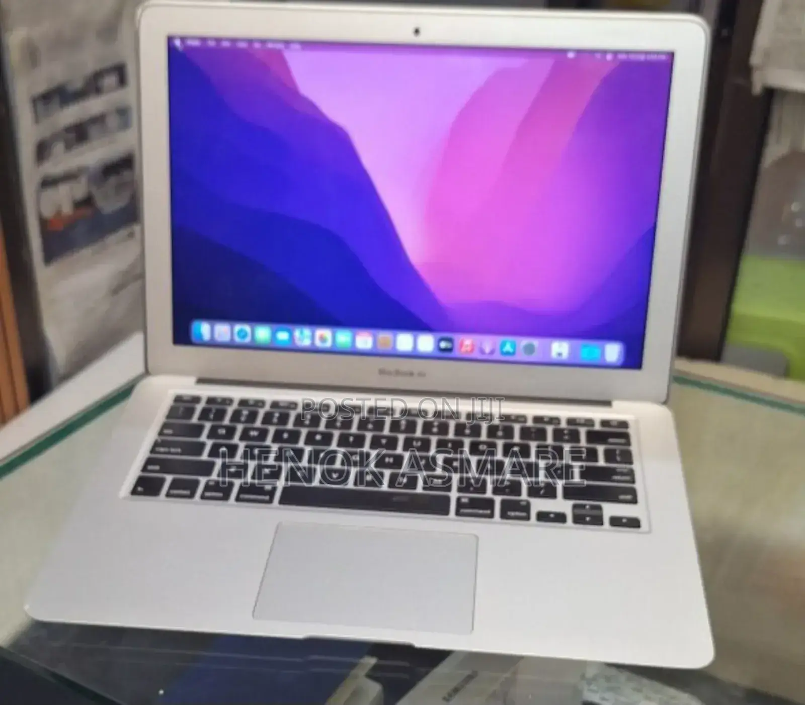 New Laptop Apple MacBook Pro M1 8GB Intel Core I5 SSD 256GB