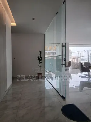 የሚሸጥ የንግድ ሱቅ ቦሌ