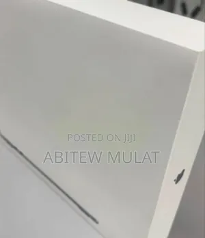 New Laptop Apple MacBook Air 2025 M4 13-inch 16GB Apple M4 SSD 256GB